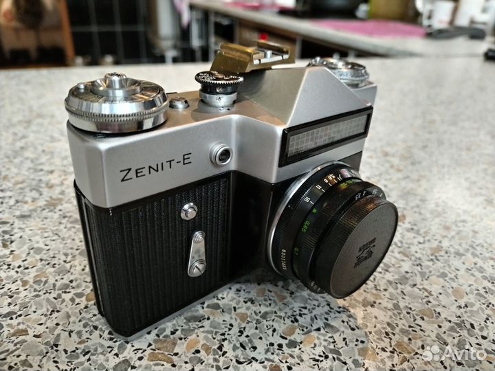 Зеркальный фотоаппарат Зенит-Е СССР
