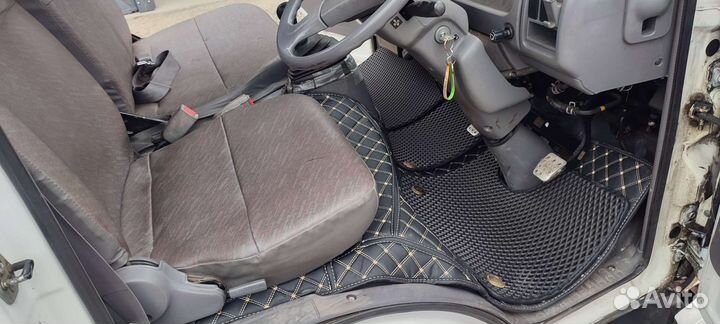 Ковролин Nissan Atlas f23