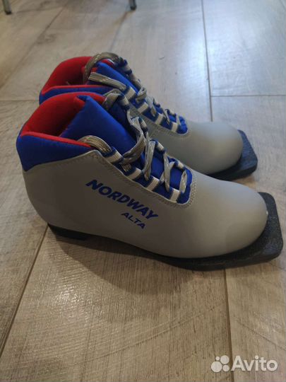 Лыжные ботинки р.34