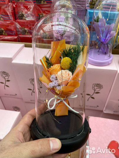 Вечная роза в колбе