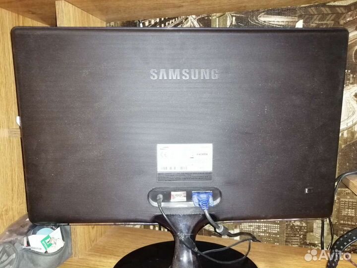 Монитор Samsung 