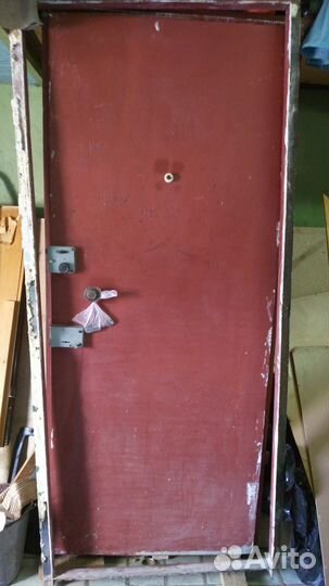 Продам входную дверь