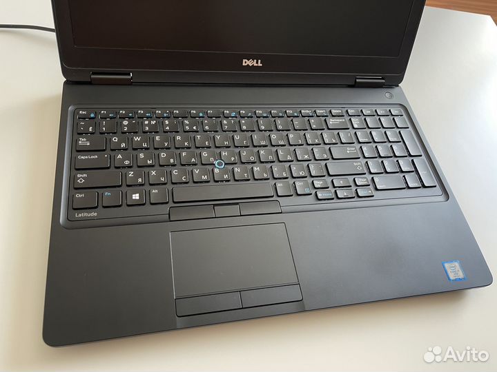 Ноутбук Dell Latitude 5580 + сумка и зарядка