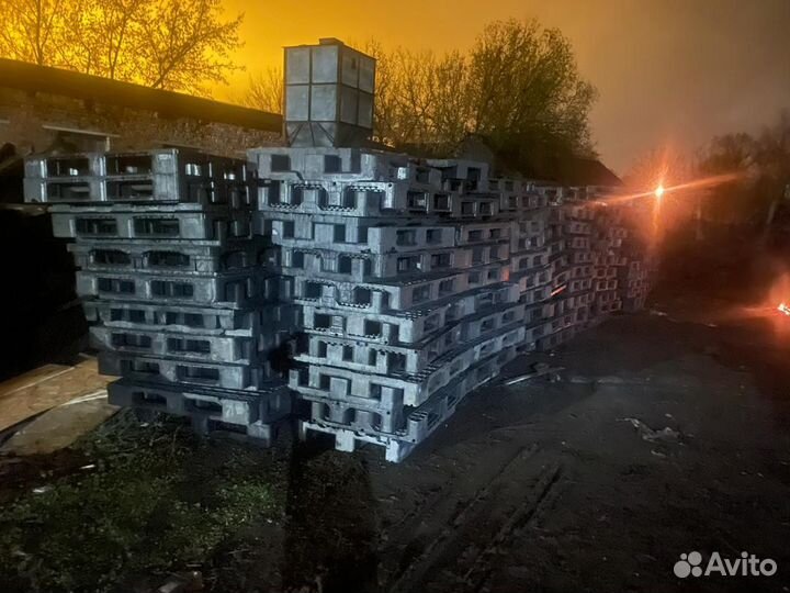 Пластиковые Поддоны