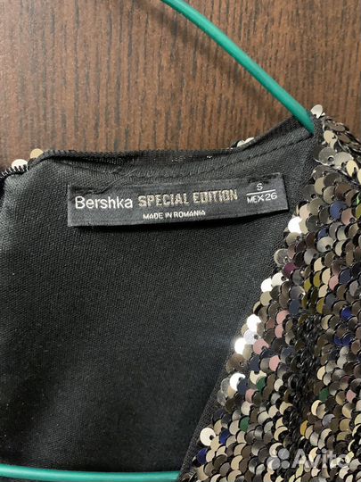 Новогоднее платье с пайетками Bershka