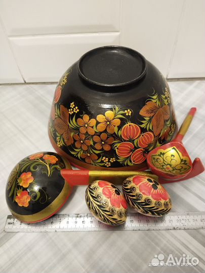 Хохлома: блюдо, черпак, ложки