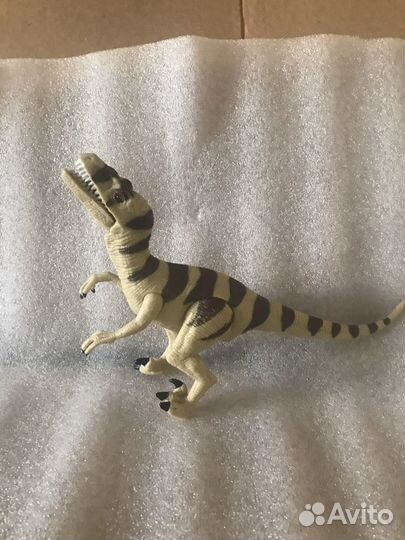 Динозавры Universal