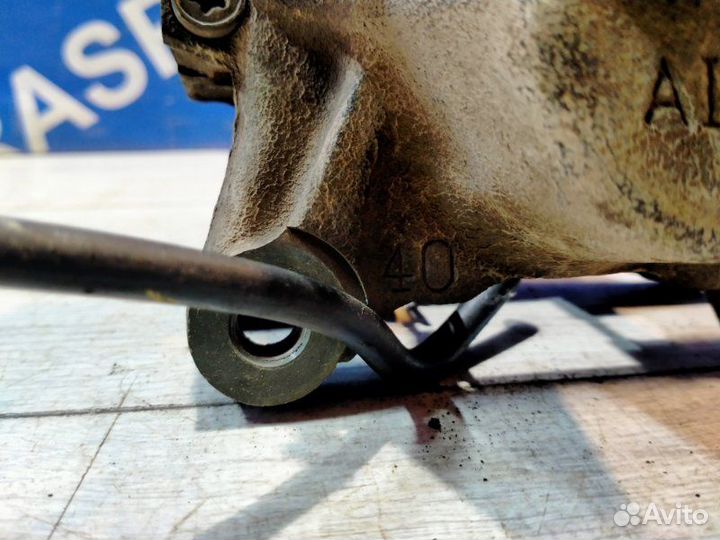 Суппорт задний правый Toyota Mark I I 110 1GFE