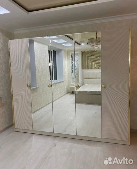 Спальный гарнитур 