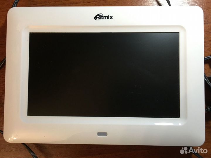 Цифровая фоторамка Ritmix RDF-701