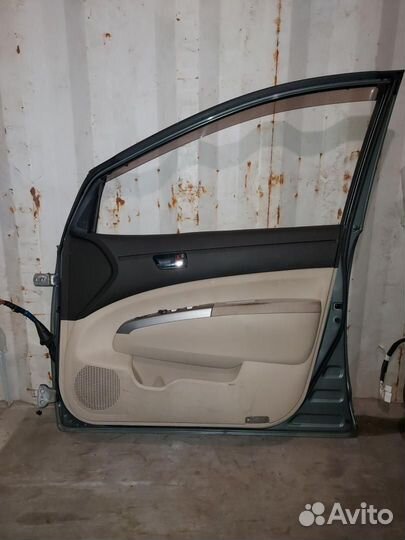 Дверь передняя правая Toyota Prius 2 NHW20