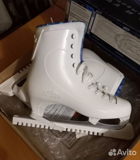 Коньки фигурные, белые, размер 40