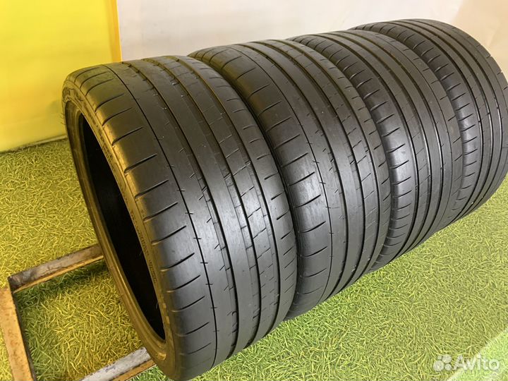 Michelin Pilot Super Sport 235/35 R19