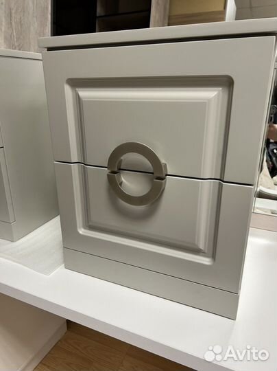 Тумба прикроватная