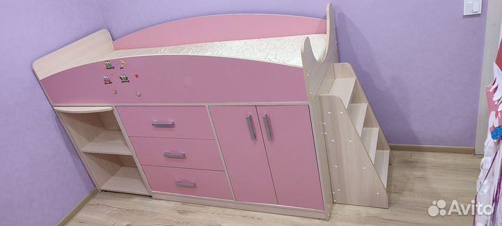 Детская кровать чердак со столом
