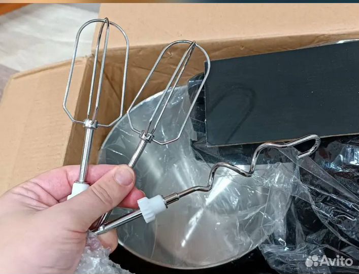 Миксер кухонный с чашей