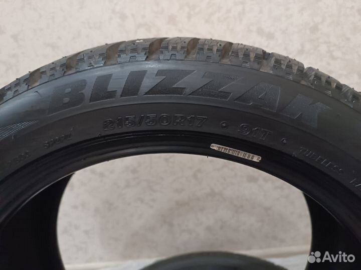 Bridgestone Blizzak Spike-02 215/50 R17