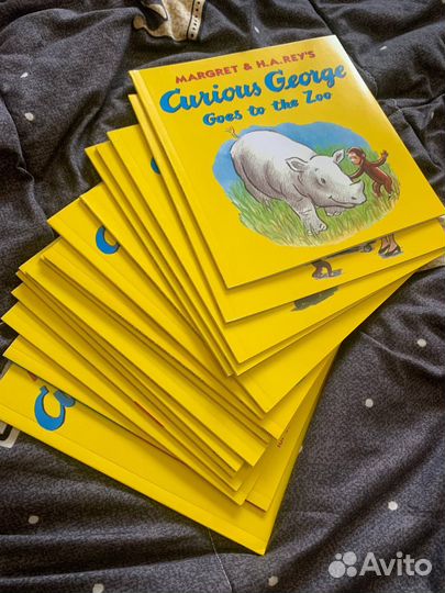 Книги на английском Curious George