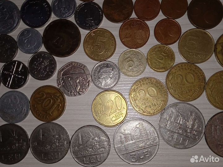 Продам больше ста иностранных монет