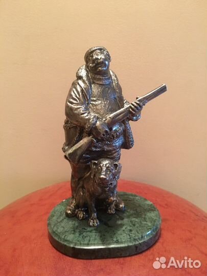 Охотник с собакой.Статуэтка