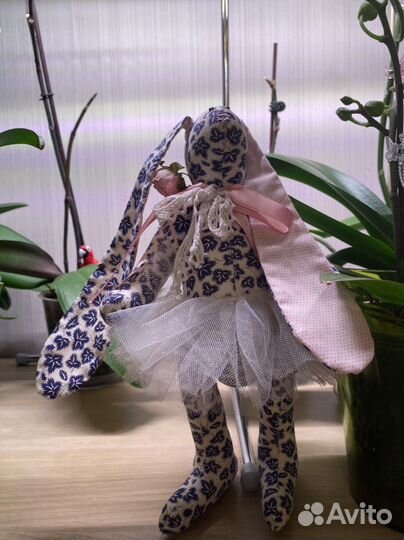 Интерьерная игрушка Зайчик