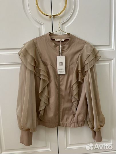 Ветровка женская