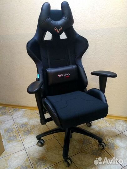 Игровое компьютерное кресло