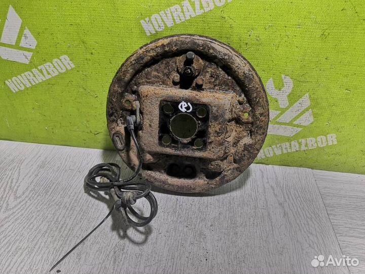 Щит опорный задний правый Рено Клио 2 Симбол