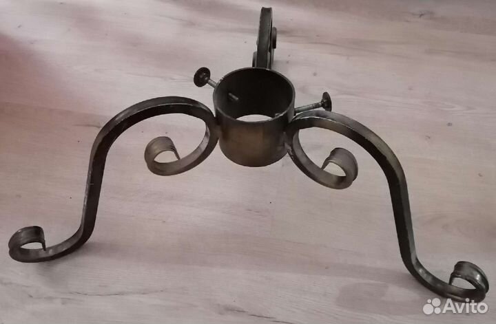 Кованая подставка под ёлку