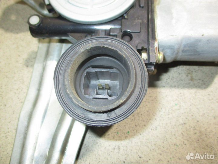 Стеклоподъемник З/П Toyota Corolla (E120)