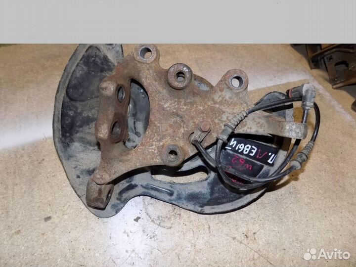 Кулак поворотный передний левый W203 2000-2006