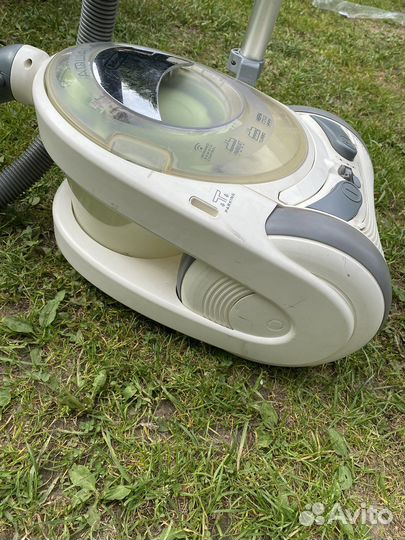 Пылесос с аква фильтром Delonghi wff 1800pet