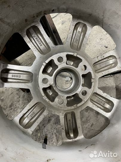 Литой диск r 16