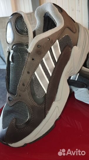 Кроссовки adidas Yung 1