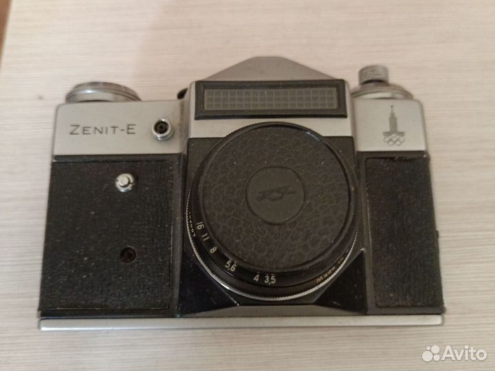 Пленочный фотоаппарат зенит е