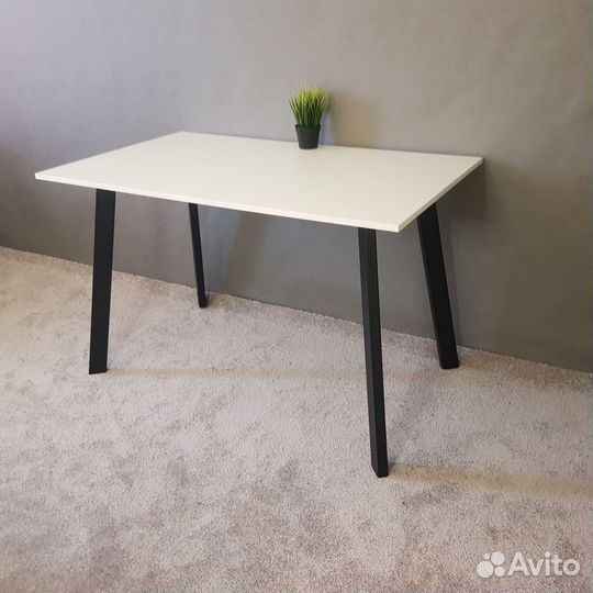 Письменный стол Ник 120*60 см. Черные ножки