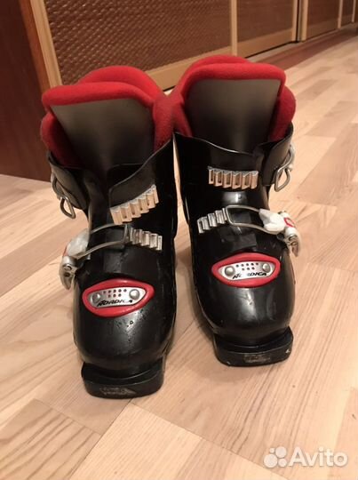 Горнолыжные ботинки детские,шлем горнолыжный дет