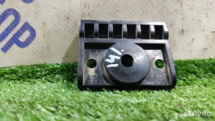 Крепление полки багажника Hyundai Santa Fe