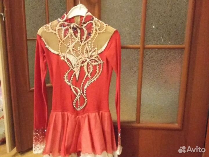 Платья для выступлений по фигурному катанию