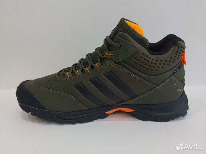 Кроссовки adidas зимние