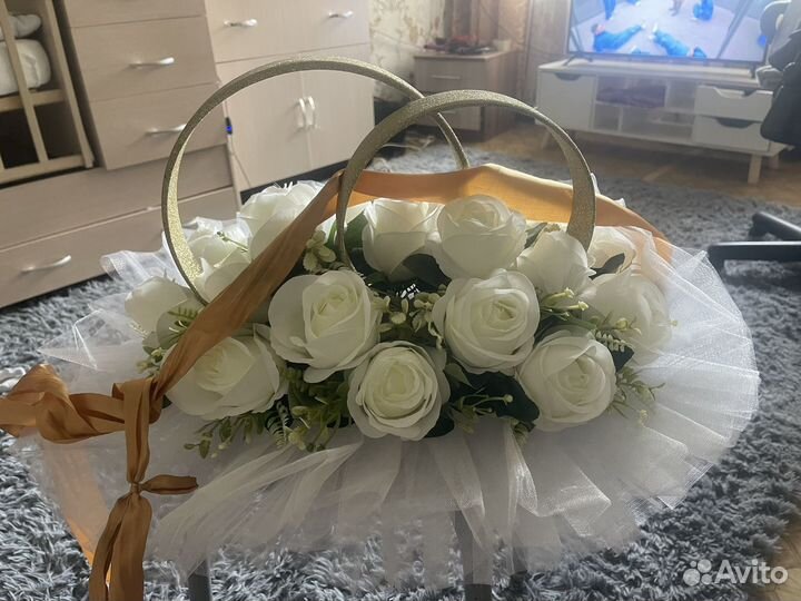 Свадебное украшение на машину