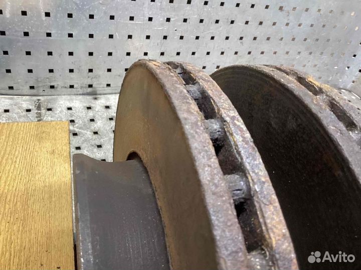 Диск тормозной передний Volkswagen Crafter