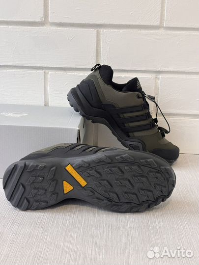 Новые мужские зимние кроссовки Adidas термо 42