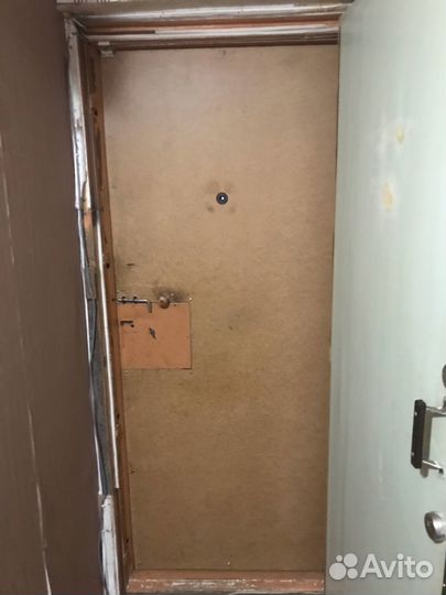 Дверь входная металлическая и деревянная