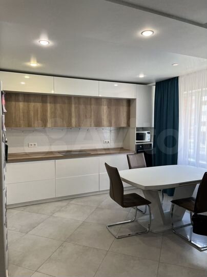 3-к. квартира, 86 м², 3/10 эт.