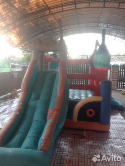 Детский надувной батут с горкой