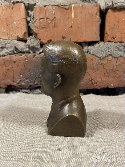 Бюст Маяковского, бронза