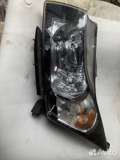 Фара левая Chevrolet Cruze