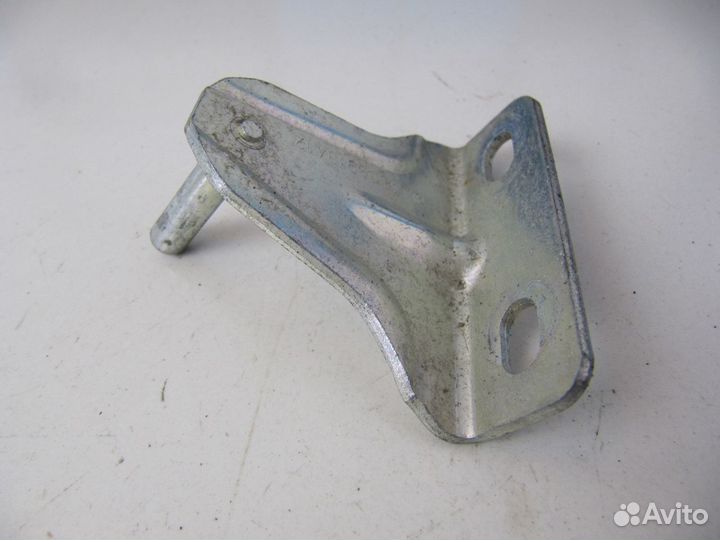 Скоба крепления крышки Mercedes Benz Actros MP4