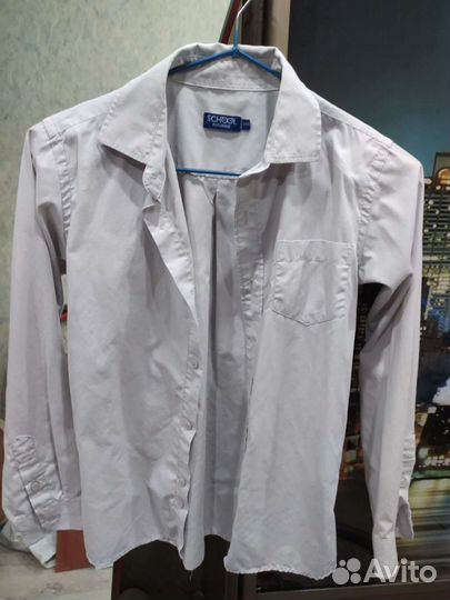 Продаю рубашки в школу